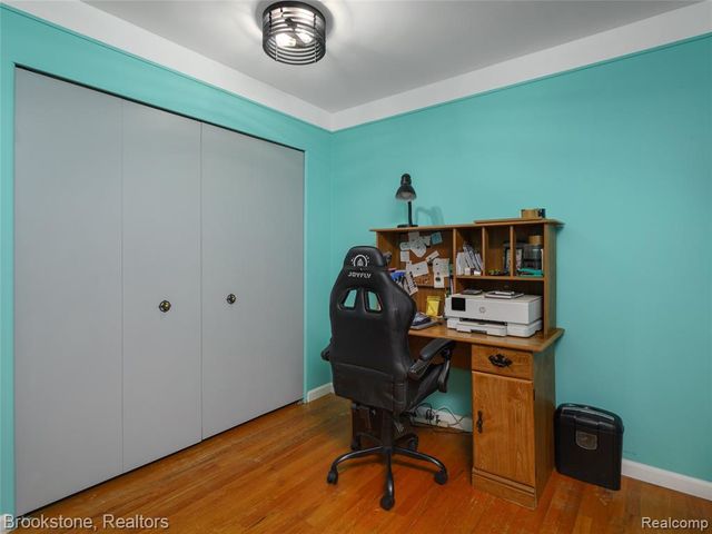 6042 Ravenswood Drive, Utica, MI 48316