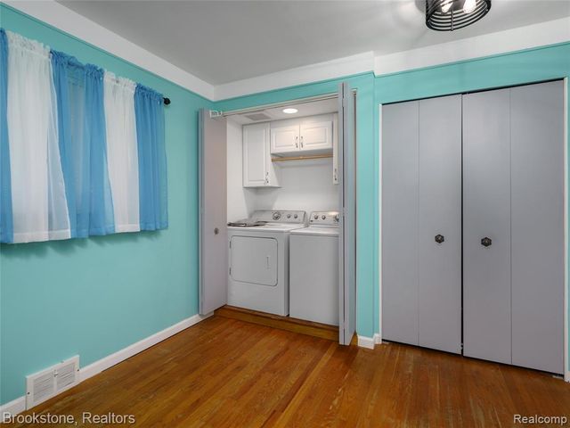 6042 Ravenswood Drive, Utica, MI 48316
