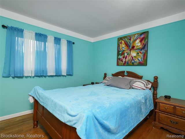 6042 Ravenswood Drive, Utica, MI 48316