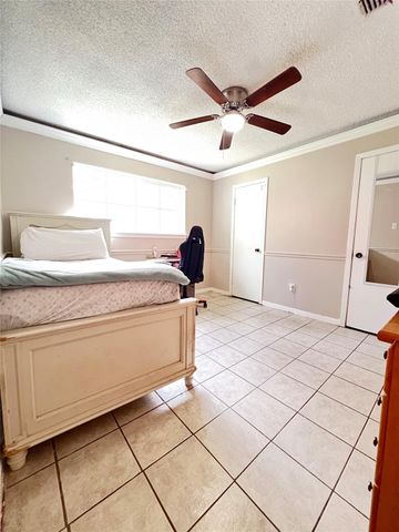 15119 Mcleod Drive, Houston, TX 77060
