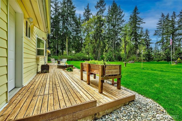 257 Dawn Crest Place, Camano Island, WA 98282