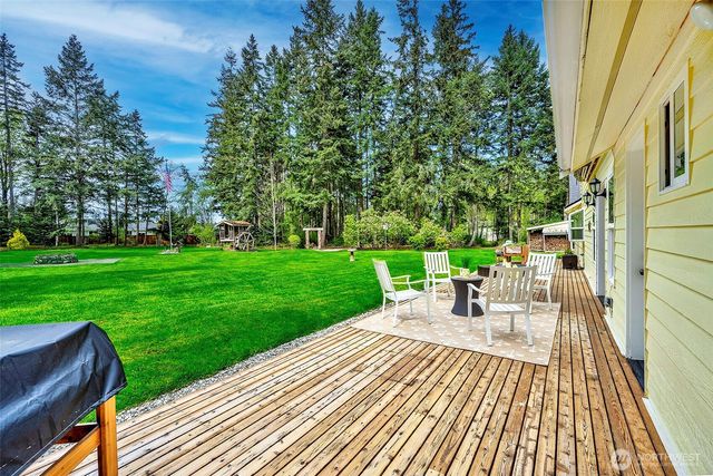 257 Dawn Crest Place, Camano Island, WA 98282