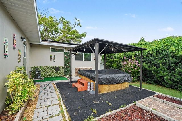 5603 LOWN STREET N, St Petersburg, FL 33714