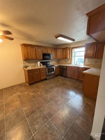 526 E 16th Ave., Jerome, ID 83338