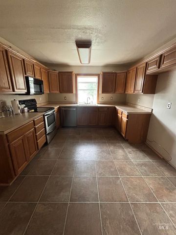 526 E 16th Ave., Jerome, ID 83338