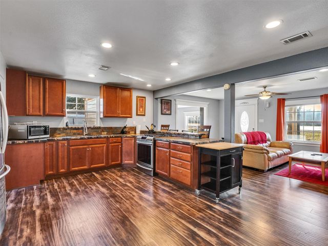 20966 Highway 35, Sweeny, TX 77480