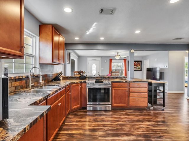 20966 Highway 35, Sweeny, TX 77480