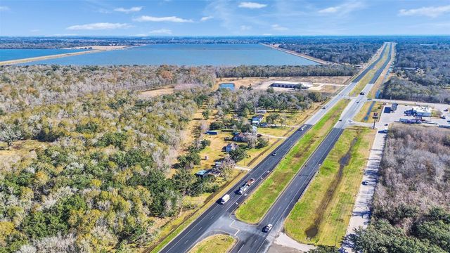 20966 Highway 35, Sweeny, TX 77480