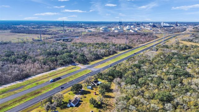 20966 Highway 35, Sweeny, TX 77480