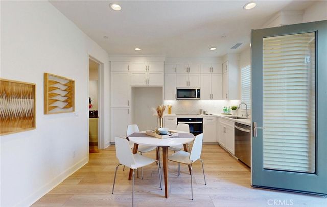 17536 Cameron Lane 105, Huntington Beach, CA 92647
