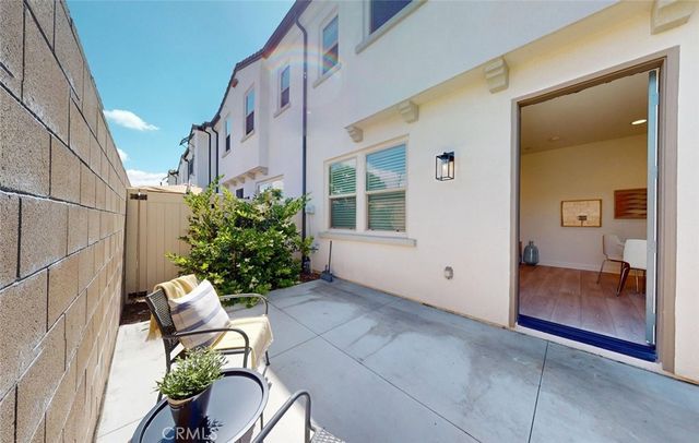 17536 Cameron Lane 105, Huntington Beach, CA 92647