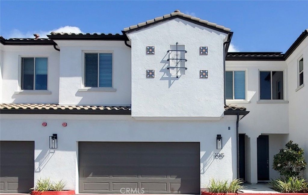 Image 1 of property listing at 17536 Cameron Lane 105, Huntington Beach, CA 92647