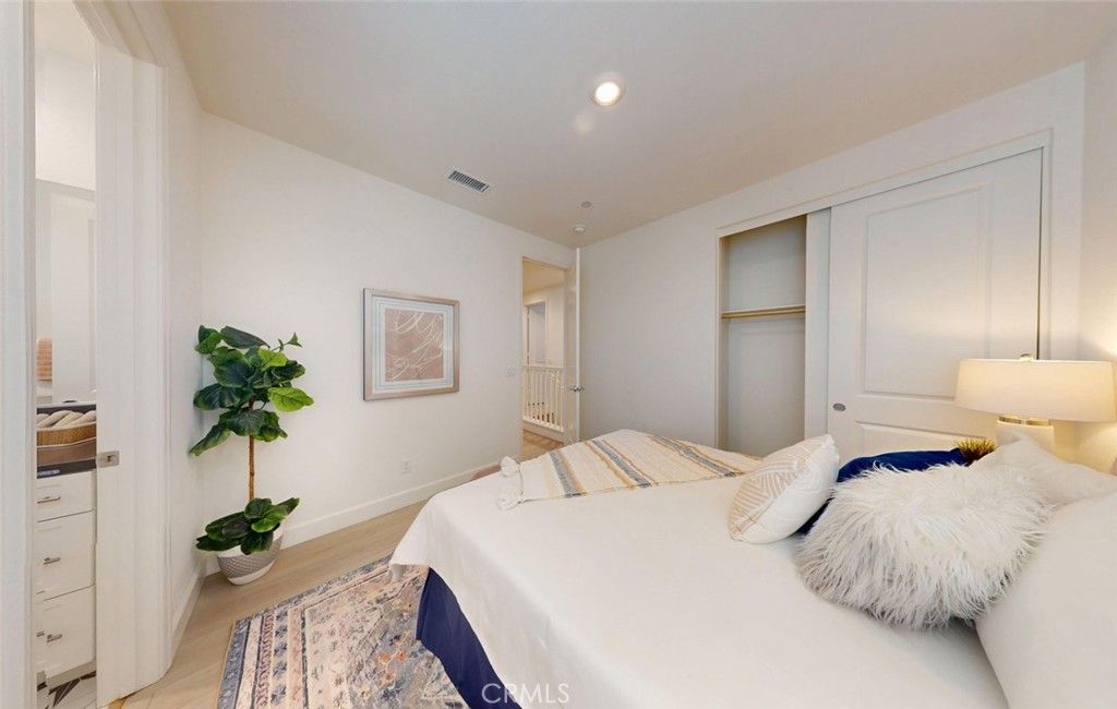 Image 23 of property listing at 17536 Cameron Lane 105, Huntington Beach, CA 92647