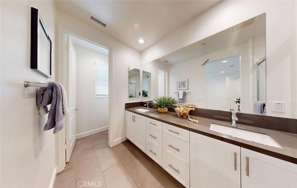 Image 31 of property listing at 17536 Cameron Lane 105, Huntington Beach, CA 92647