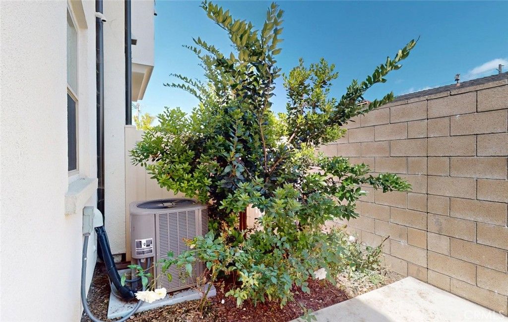 Image 36 of property listing at 17536 Cameron Lane 105, Huntington Beach, CA 92647