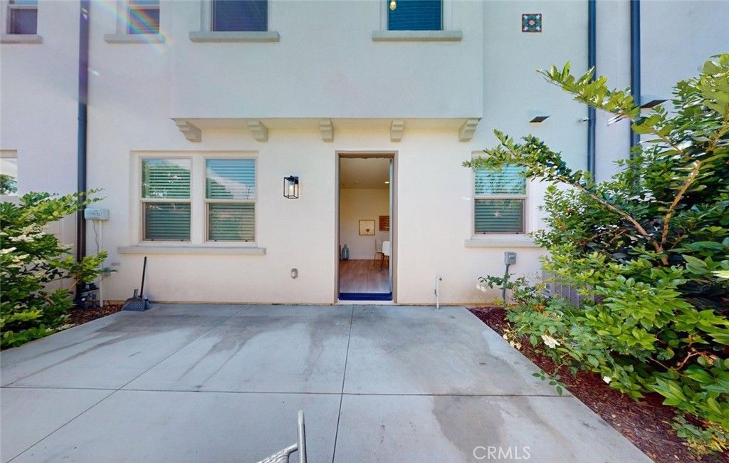 Image 42 of property listing at 17536 Cameron Lane 105, Huntington Beach, CA 92647