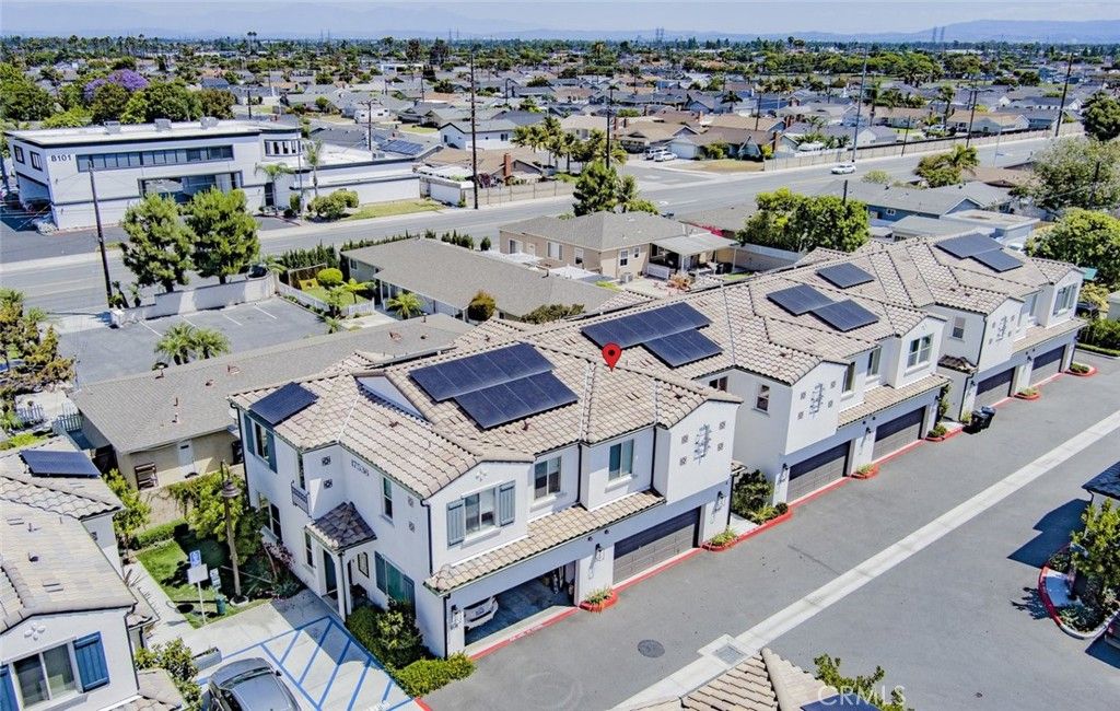 Image 43 of property listing at 17536 Cameron Lane 105, Huntington Beach, CA 92647
