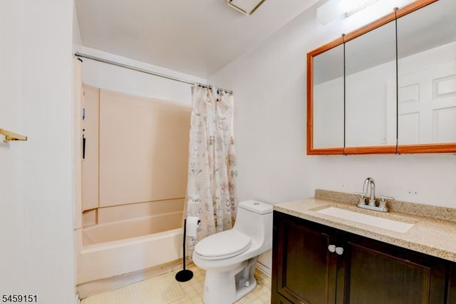 493 Fayette St, Perth Amboy City, NJ 08861