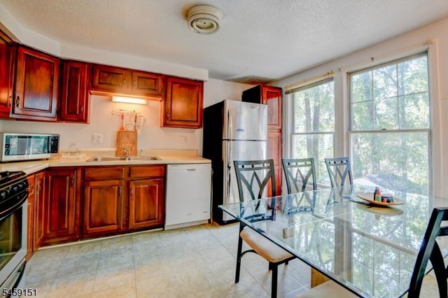 493 Fayette St, Perth Amboy City, NJ 08861