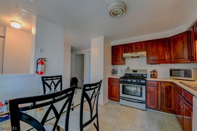 493 Fayette St, Perth Amboy City, NJ 08861