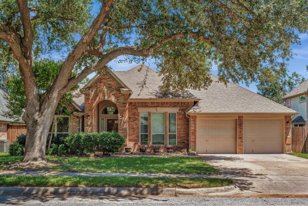 2096 Brookgate Drive, Grapevine, TX 76051