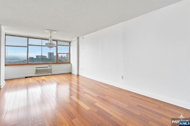 100 Old Palisade Road 1610, Fort Lee, NJ 07024