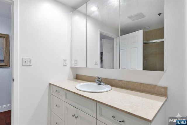 100 Old Palisade Road 1610, Fort Lee, NJ 07024