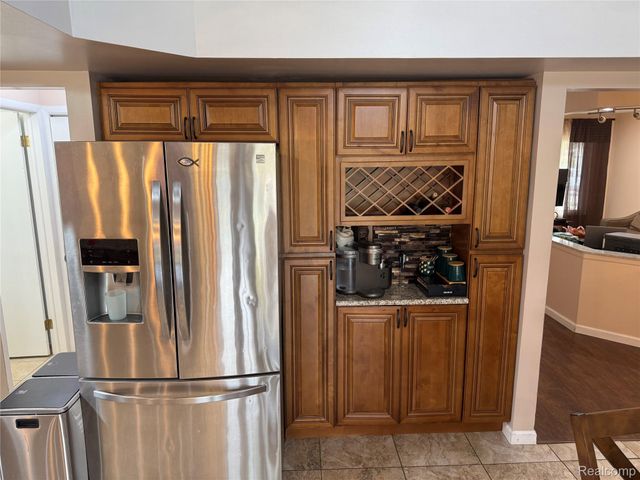 12395 Canterbury Drive, Sterling Heights, MI 48312