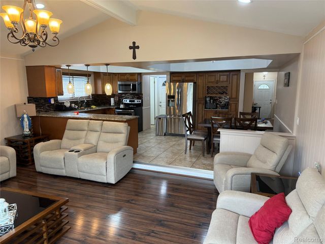 12395 Canterbury Drive, Sterling Heights, MI 48312