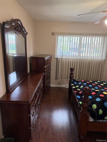 12395 Canterbury Drive, Sterling Heights, MI 48312