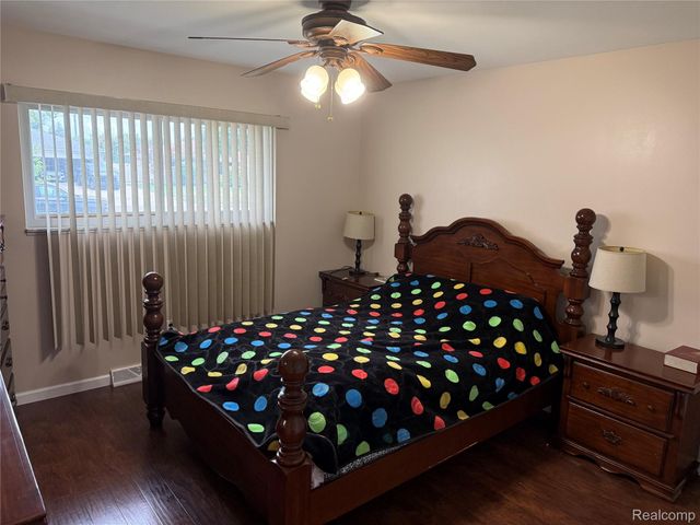 12395 Canterbury Drive, Sterling Heights, MI 48312