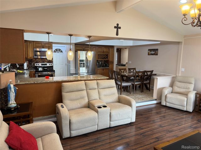 12395 Canterbury Drive, Sterling Heights, MI 48312