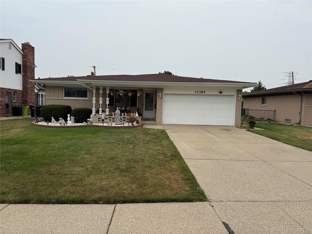 12395 Canterbury Drive, Sterling Heights, MI 48312