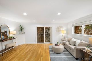 337 N 105th Street #A, Seattle, WA 98133