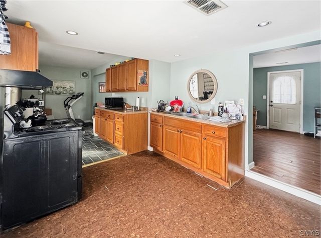 129 College Street, Kirkland, NY 13323