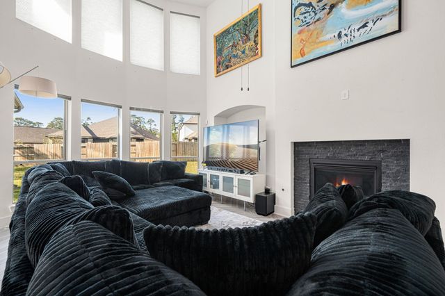 634 Cibolo Creek Drive, Conroe, TX 77304