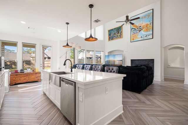 634 Cibolo Creek Drive, Conroe, TX 77304