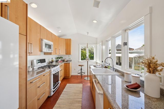 1234 Stannage Ave, Berkeley, CA 94706