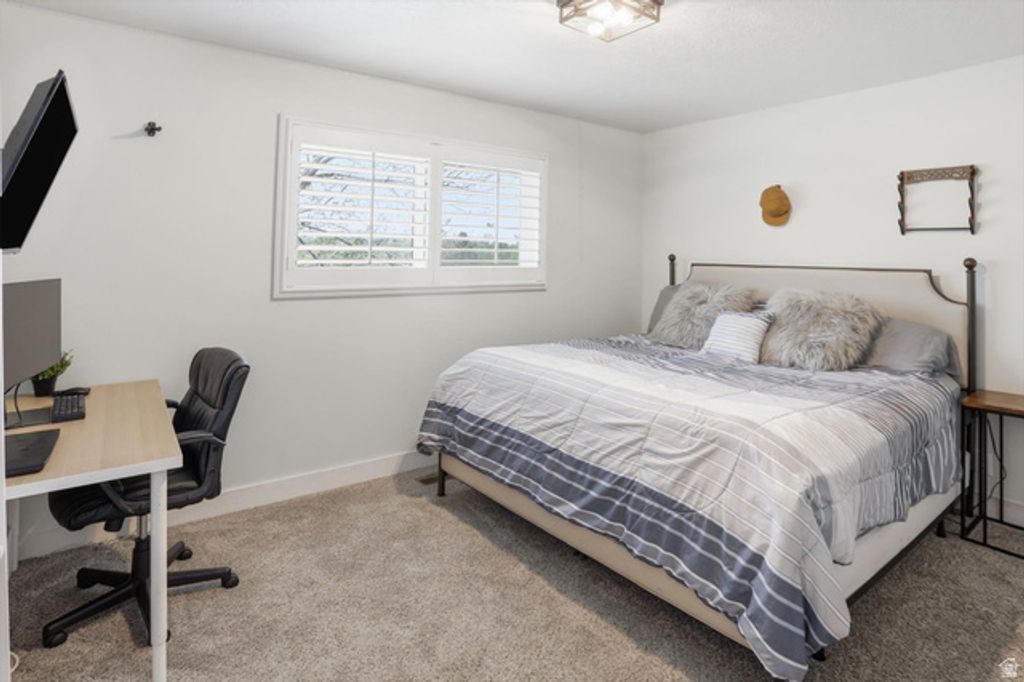 Image 12 of property listing at 1545 E 1300 S, Ogden, UT 84404