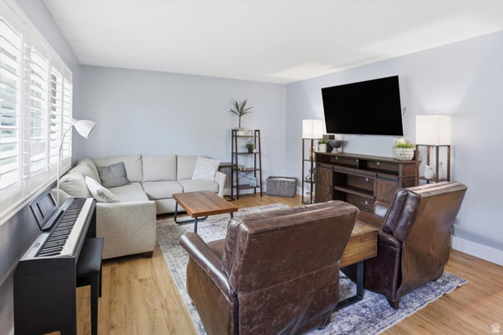 Image 3 of property listing at 1545 E 1300 S, Ogden, UT 84404