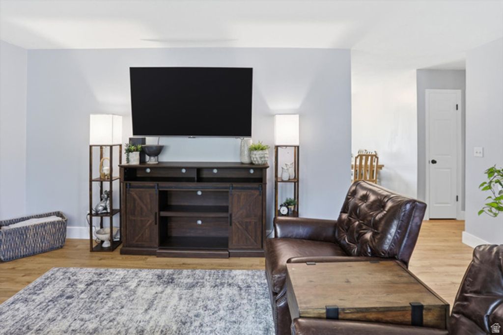 Image 4 of property listing at 1545 E 1300 S, Ogden, UT 84404