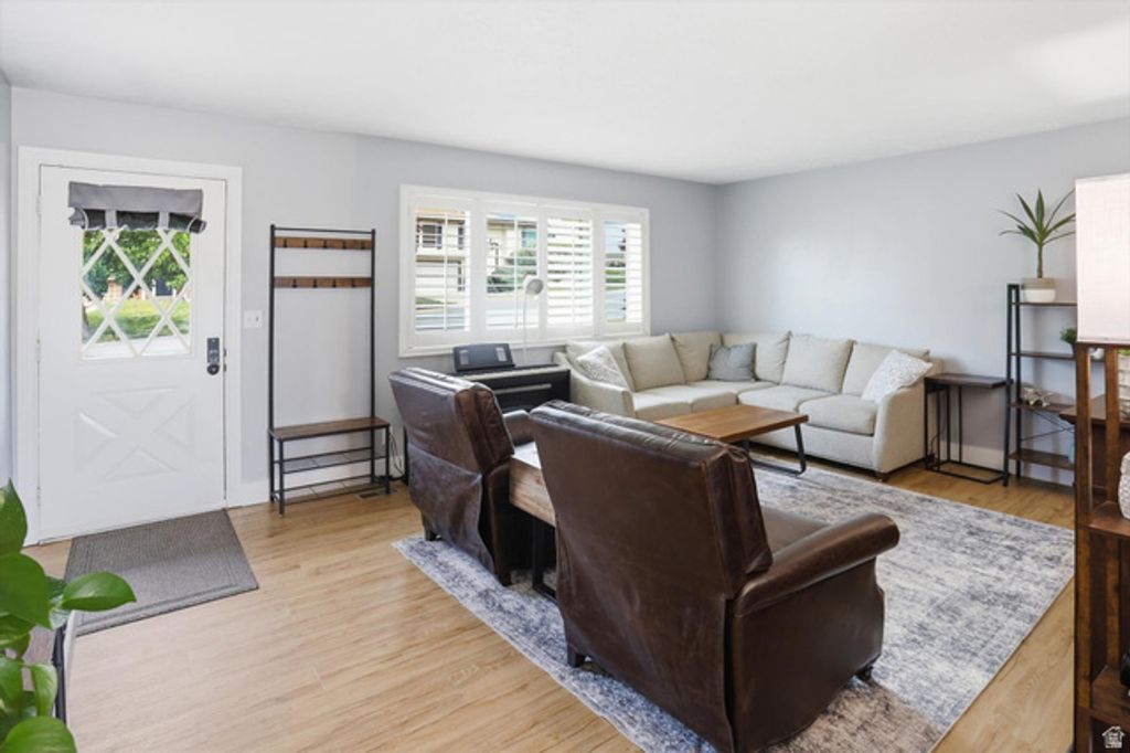 Image 5 of property listing at 1545 E 1300 S, Ogden, UT 84404