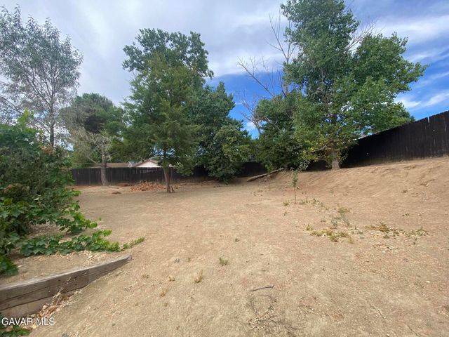 20909 Ridgeway Drive, Tehachapi, CA 93561