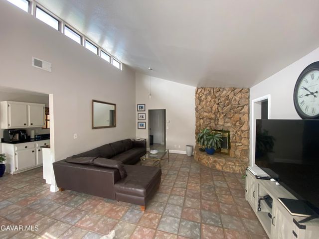 20909 Ridgeway Drive, Tehachapi, CA 93561