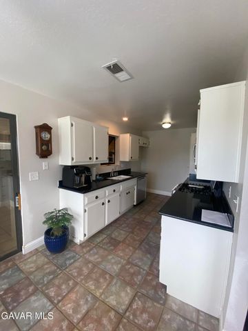 20909 Ridgeway Drive, Tehachapi, CA 93561