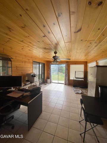 20909 Ridgeway Drive, Tehachapi, CA 93561