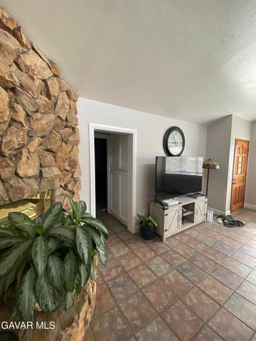 20909 Ridgeway Drive, Tehachapi, CA 93561