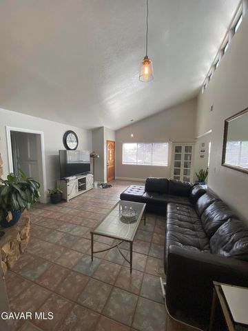 20909 Ridgeway Drive, Tehachapi, CA 93561