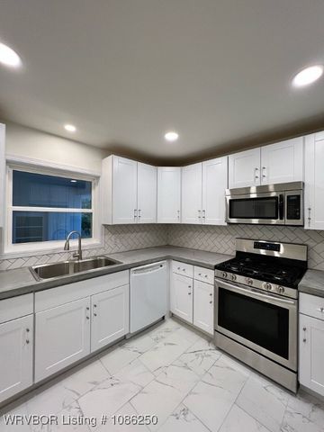 4321 Free Ferry Lane, Fort Smith, AR 72903