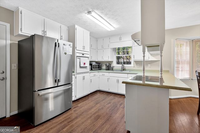 110 Greenway Court, Fayetteville, GA 30215